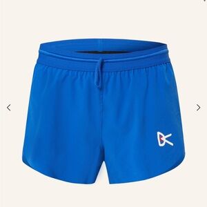 District Vision 3” split hem shorts